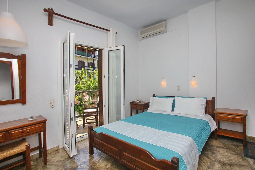 Hotel Anelli Скопелос Екстериор снимка